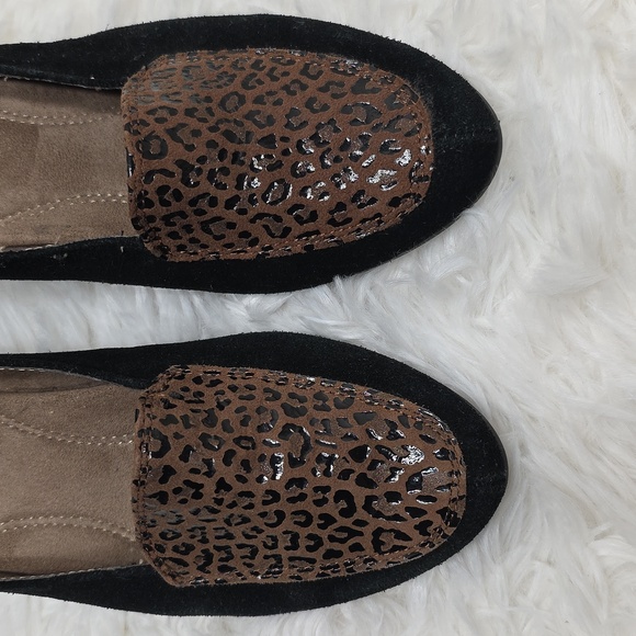 Aerosoles -Lovely- Suede Loafers. Size 5 - Picture 2 of 13